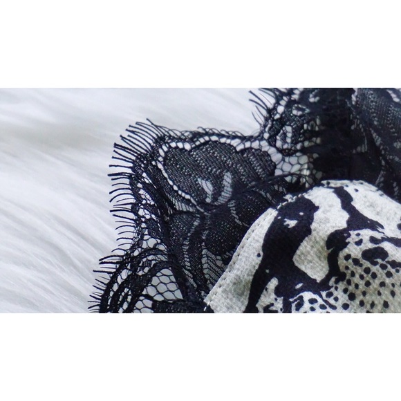 Snake Print Eyelash Lace Trim Camisole - Picture 5 of 8